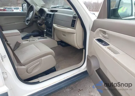 2008 Jeep Liberty Sport из США, поврежденный, VIN 1J8GN28K58W179204